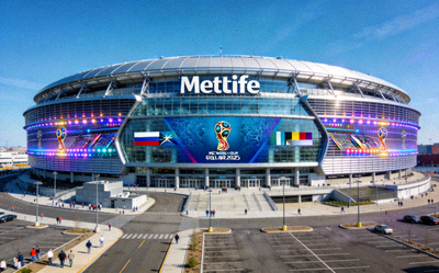 纽约MetLife体育场外部全景 - 巨型椭圆形现代体育场，用于世界杯决赛